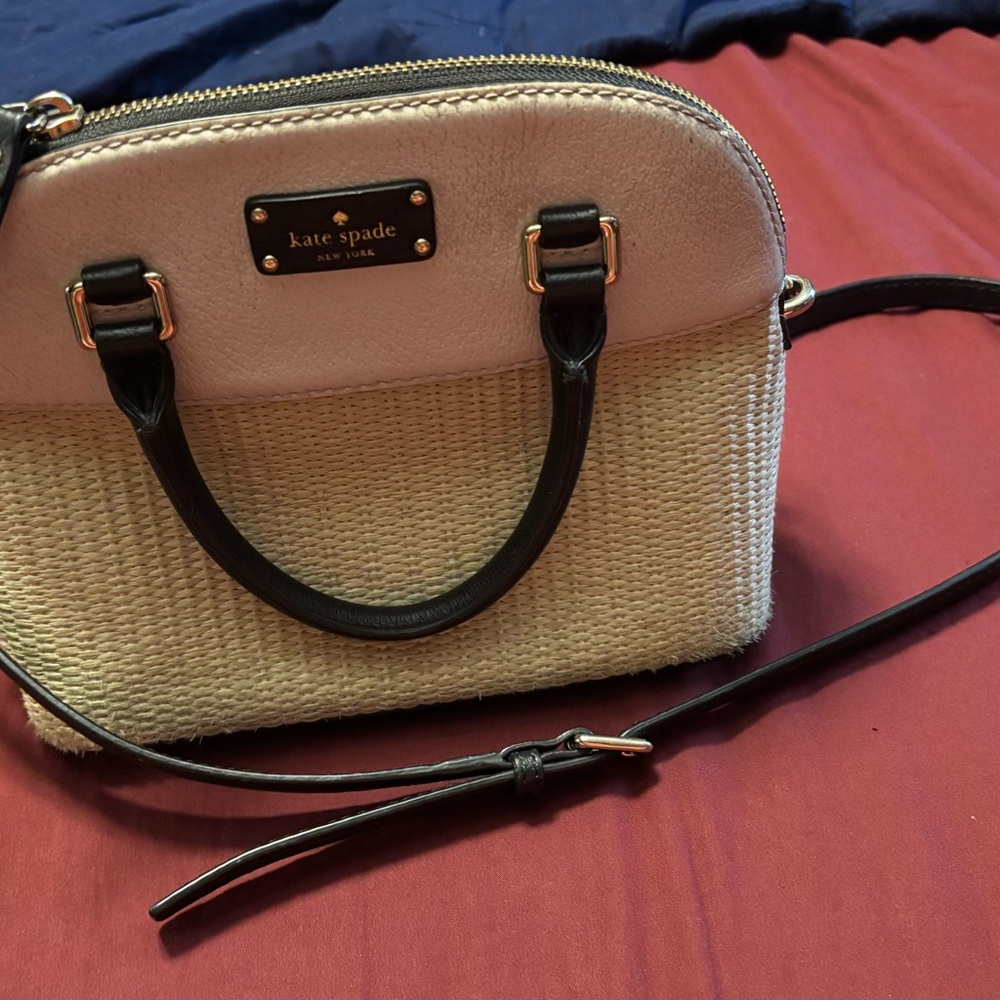 Kate Spade Cream and Black Crossbody Bag with Sophisticated Design